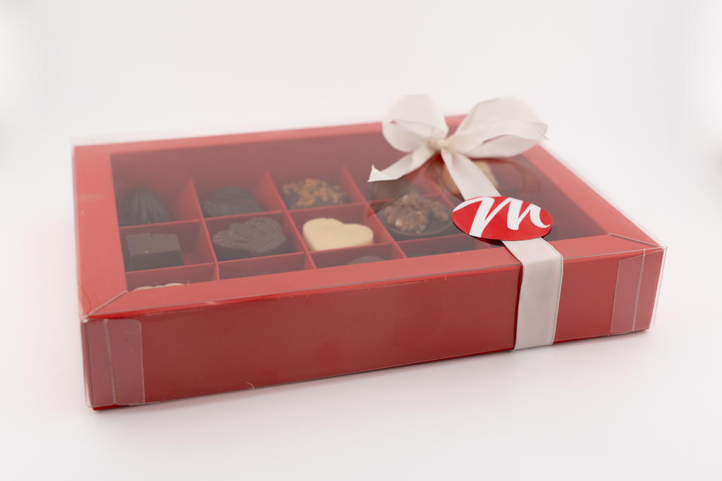 Boîte rouge Pâques  15 pièces